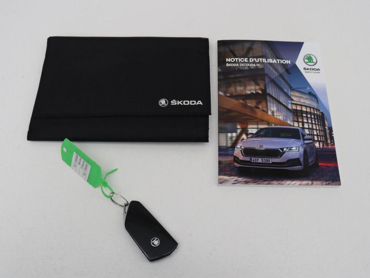 Skoda OCTAVIA 1.4 TSI iV PHEV Business Edition | Adaptive cruise | Stuurverwarming | Carplay | Navigatie | Parkeerhulp | 18'' | Full LED | Climate control | Plug In