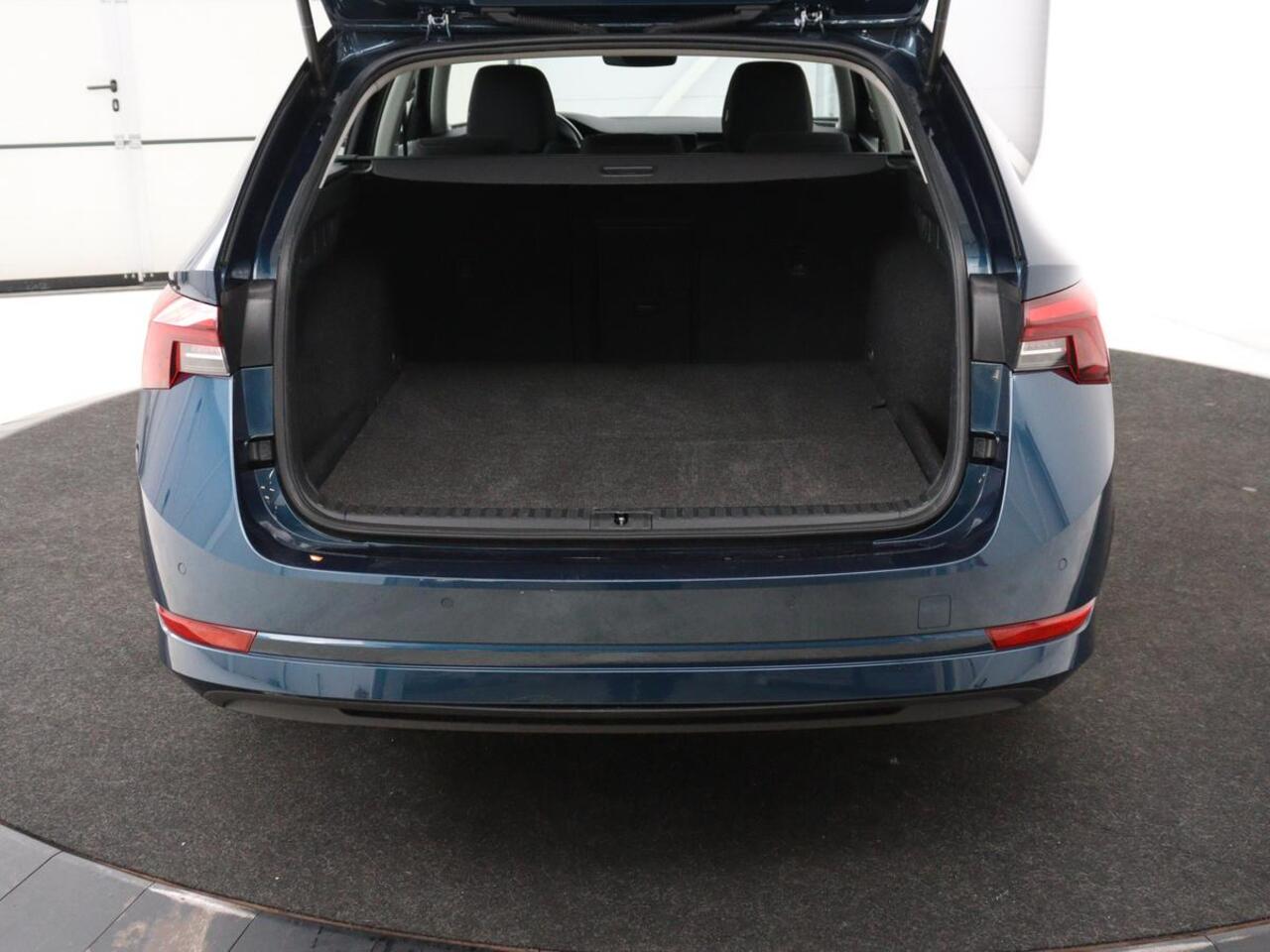 Skoda OCTAVIA 1.4 TSI iV PHEV Business Edition | Adaptive cruise | Stuurverwarming | Carplay | Navigatie | Parkeerhulp | 18'' | Full LED | Climate control | Plug In