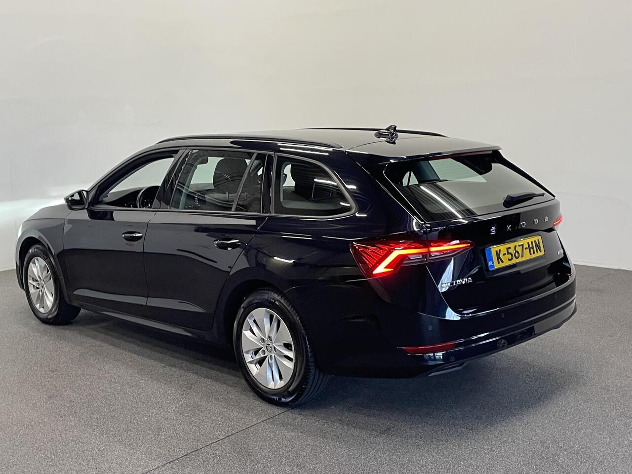 Skoda OCTAVIA Combi 1.0 e-TSI Business Edition Airco ECC Navi Carplay PDC VA DAB+ Full LED Cruise Control