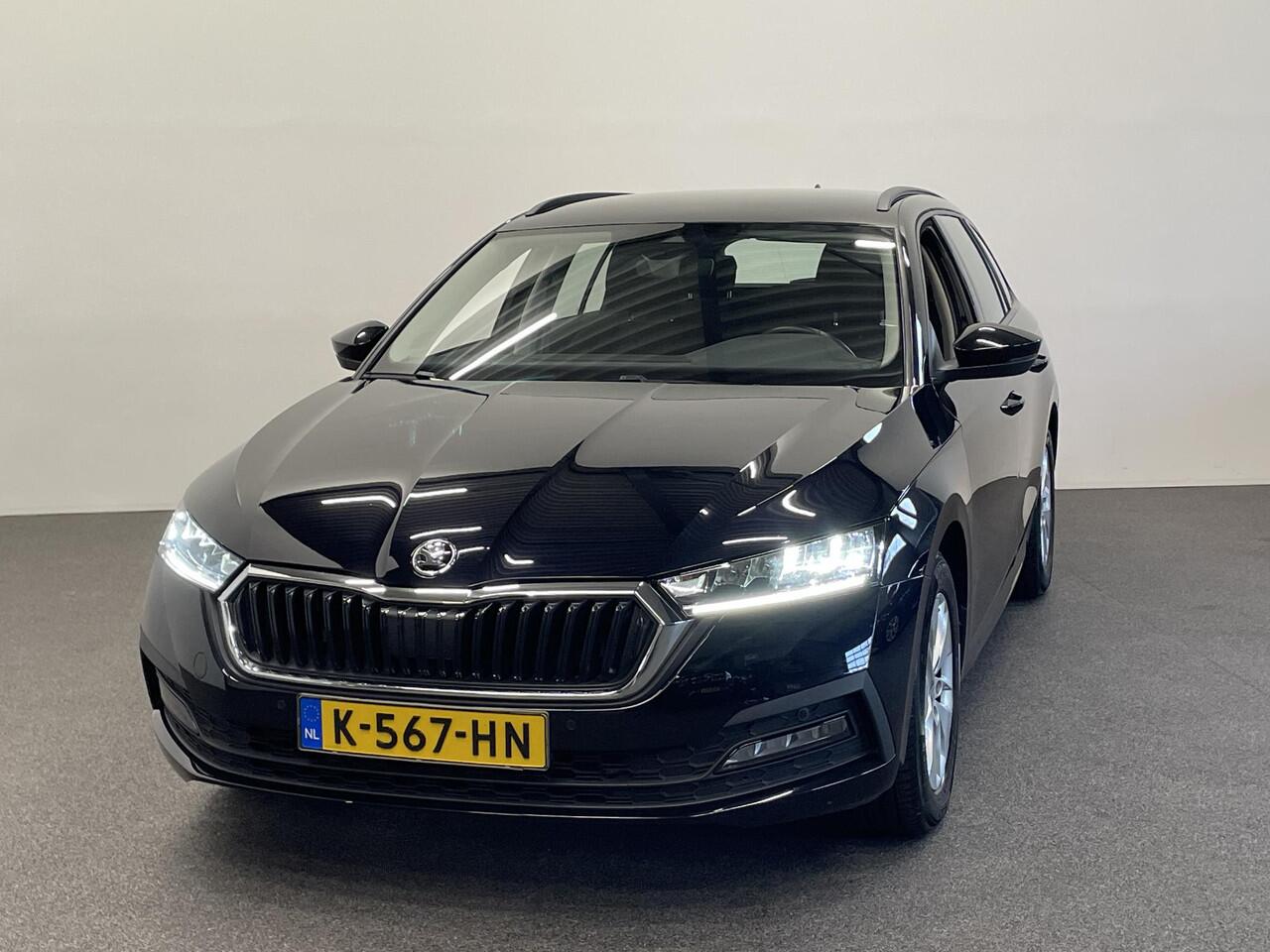 Skoda OCTAVIA Combi 1.0 e-TSI Business Edition Airco ECC Navi Carplay PDC VA DAB+ Full LED Cruise Control