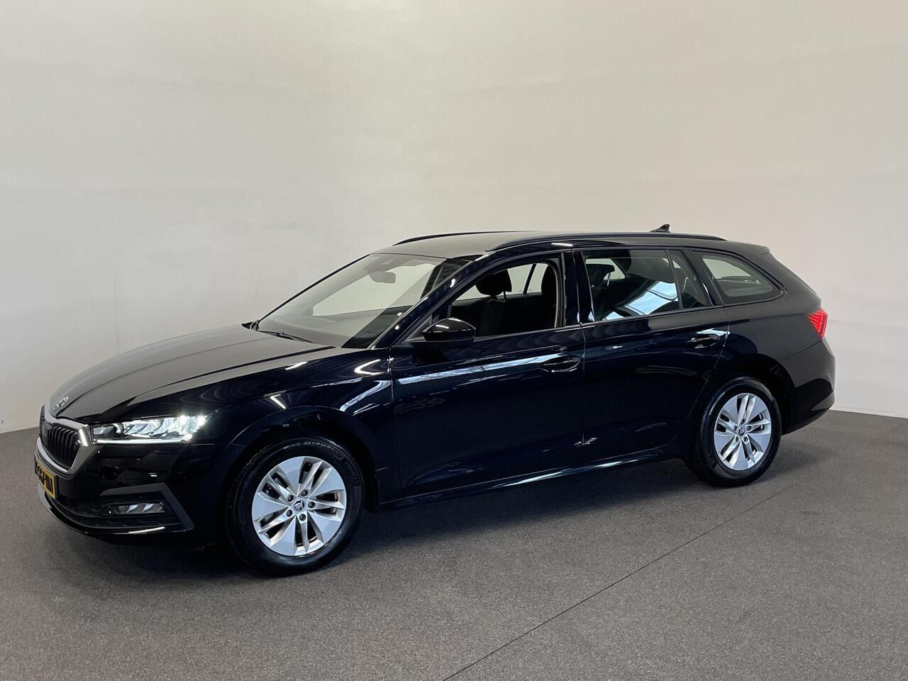 Skoda OCTAVIA Combi 1.0 e-TSI Business Edition Airco ECC Navi Carplay PDC VA DAB+ Full LED Cruise Control