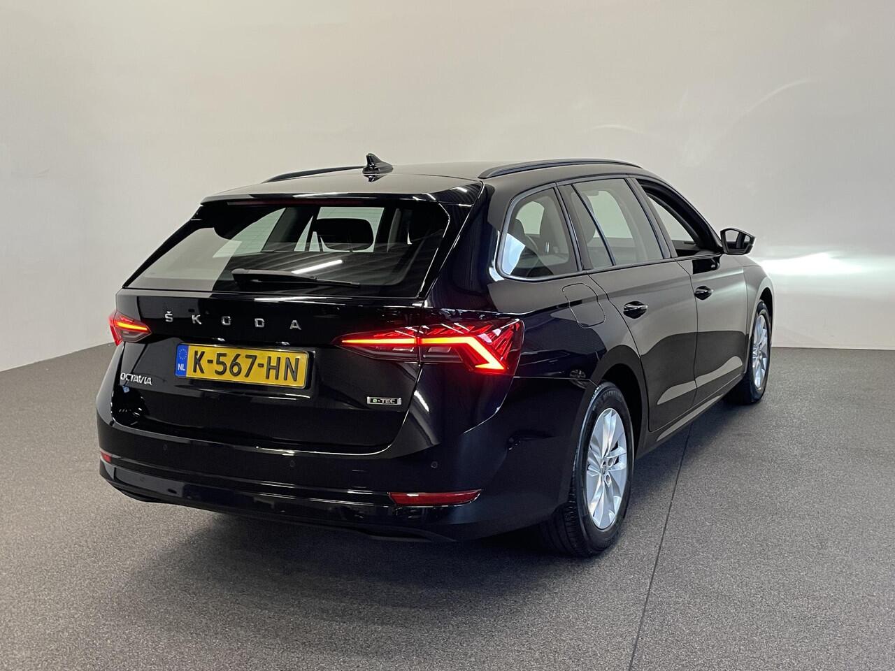 Skoda OCTAVIA Combi 1.0 e-TSI Business Edition Airco ECC Navi Carplay PDC VA DAB+ Full LED Cruise Control