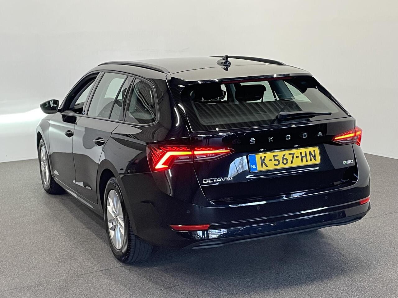 Skoda OCTAVIA Combi 1.0 e-TSI Business Edition Airco ECC Navi Carplay PDC VA DAB+ Full LED Cruise Control