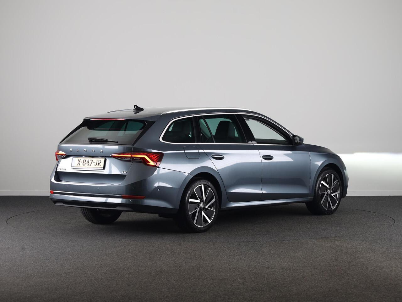 Skoda OCTAVIA Combi 1.4 TSI iV PHEV Business Edition Plus 204pk | Navigatie | Head up Display | ELektrisch verstelbare stoelen met geheugen | Parkeercamera