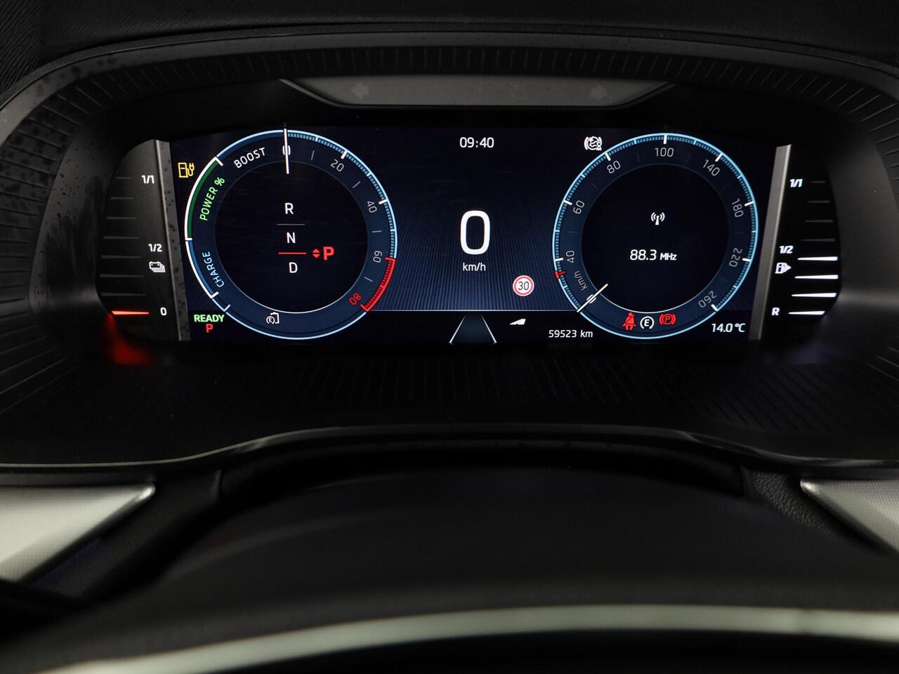 Skoda OCTAVIA Combi 1.4 TSI iV PHEV Business Edition Plus 204pk | Navigatie | Head up Display | ELektrisch verstelbare stoelen met geheugen | Parkeercamera