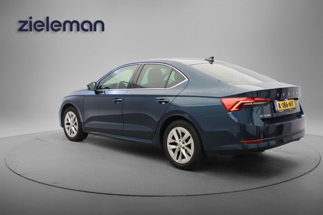 Skoda OCTAVIA 1.0 TSI Style - Digitaal Cockpit, Carplay, PDC, Stoelverwarming
