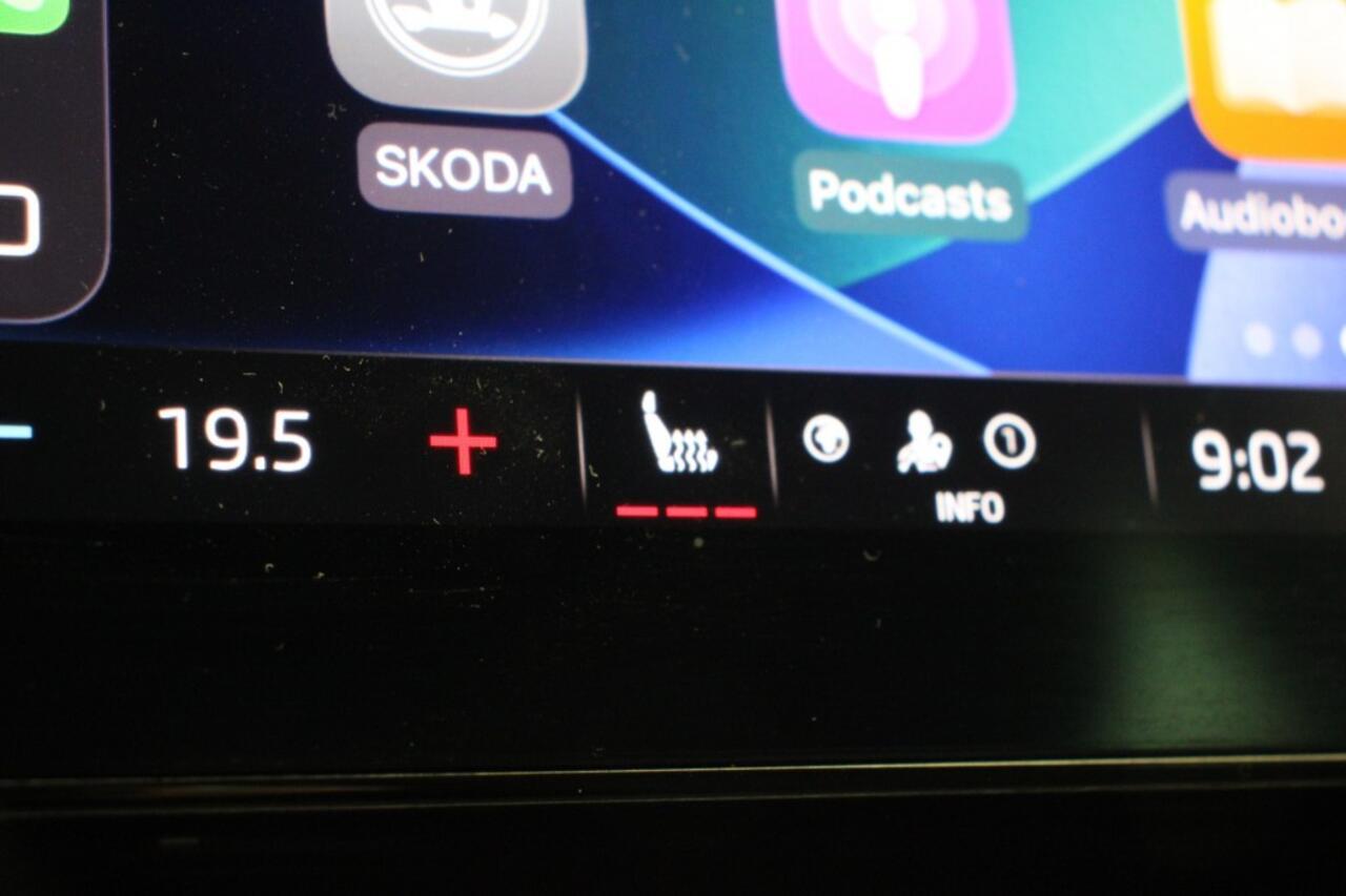 Skoda OCTAVIA 1.0 TSI Style - Digitaal Cockpit, Carplay, PDC, Stoelverwarming