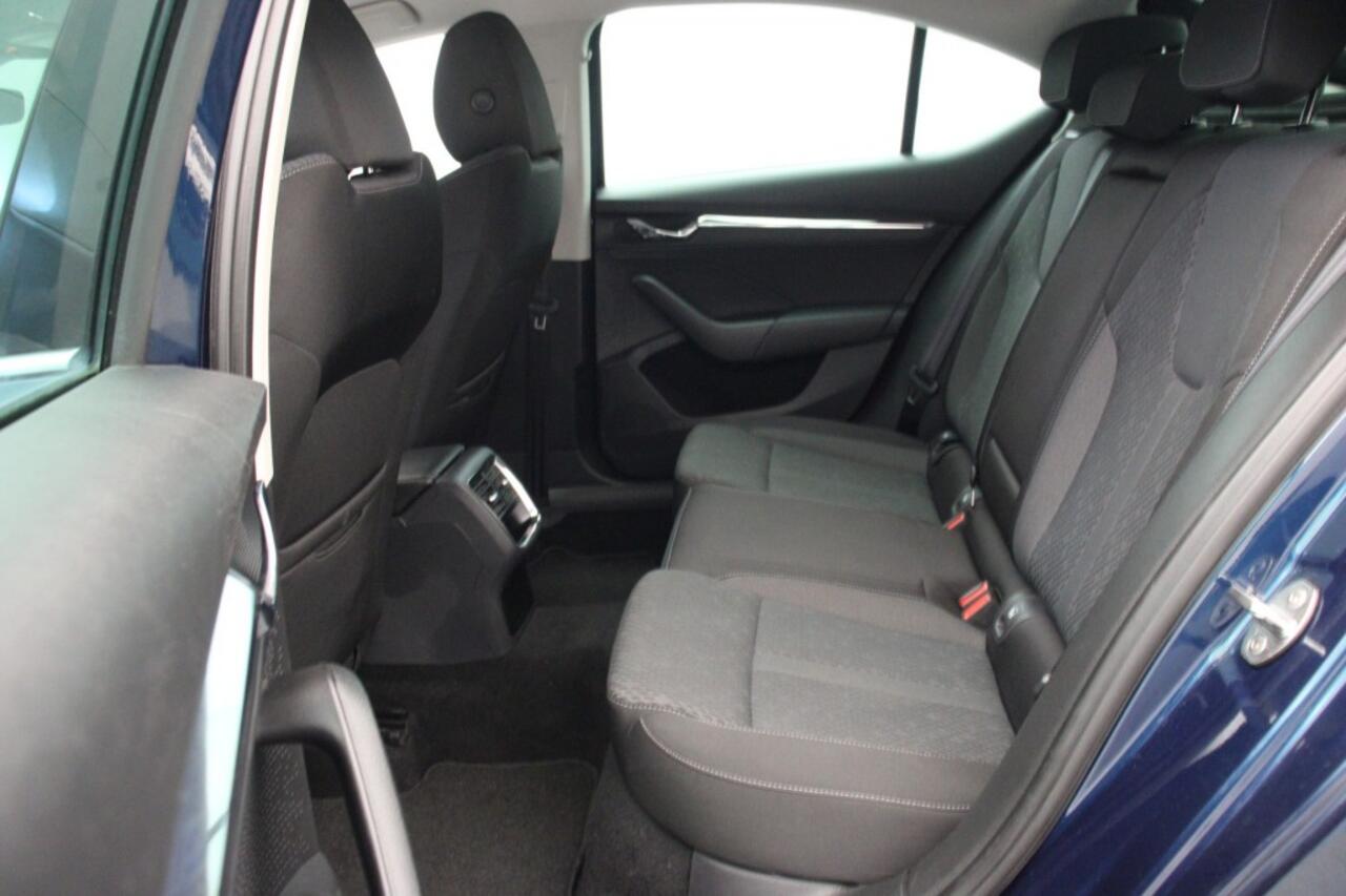 Skoda OCTAVIA 1.0 TSI Style - Digitaal Cockpit, Carplay, PDC, Stoelverwarming