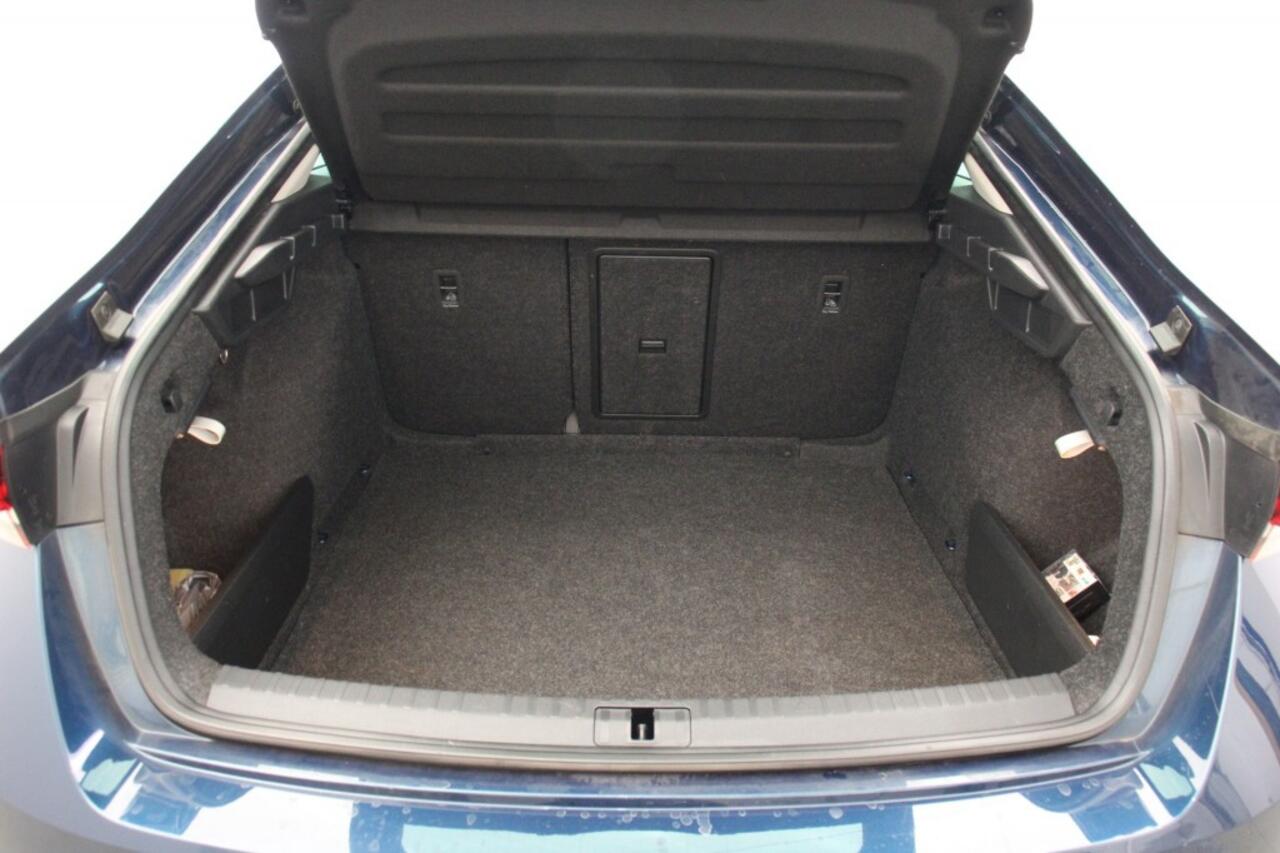 Skoda OCTAVIA 1.0 TSI Style - Digitaal Cockpit, Carplay, PDC, Stoelverwarming