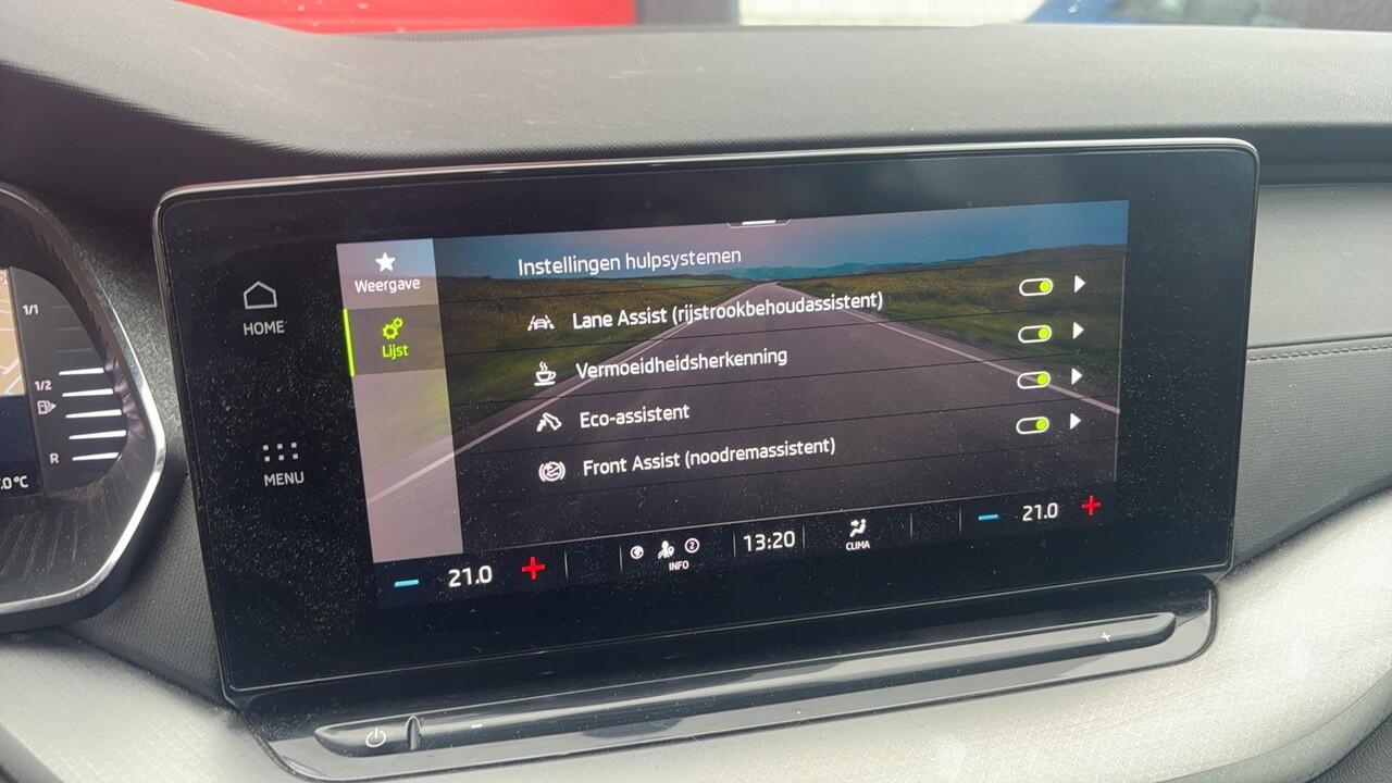 Skoda OCTAVIA Combi 1.0 e-TSI Business Edition AUTOMAAT / TREKHAAK / CLIMA / CARPLAY / FULL LED / PDC / BLUETOOTH / CRUISE / NL-AUTO