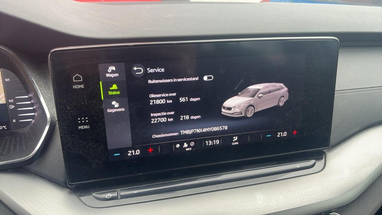 Skoda OCTAVIA Combi 1.0 e-TSI Business Edition AUTOMAAT / TREKHAAK / CLIMA / CARPLAY / FULL LED / PDC / BLUETOOTH / CRUISE / NL-AUTO