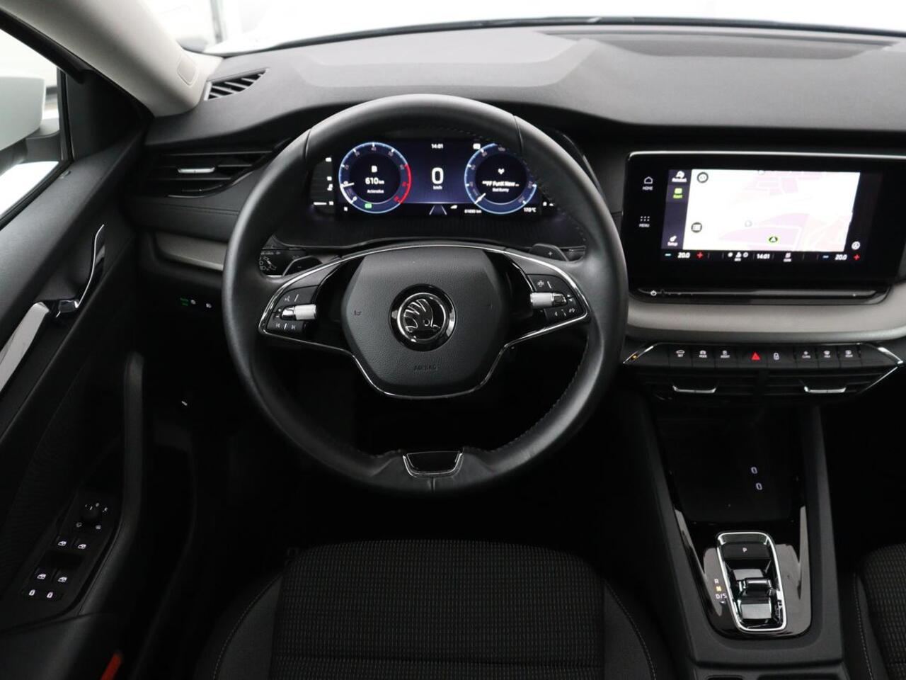 Skoda OCTAVIA 1.0 e-TSI Business Edition | 61.800km NAP | Camera | Carplay | Navigatie | Full LED | Parkeerhulp | Digital Cockpit | Cruise control