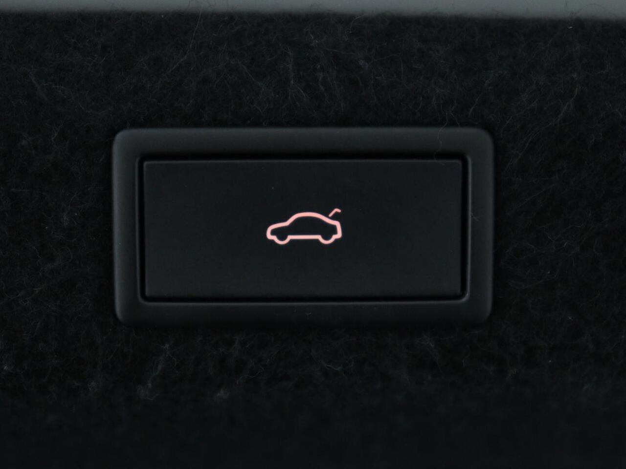 Skoda OCTAVIA 1.4 TSI RS iV PHEV Business | Stoelverwarming | Adaptive cruise | Side Assist | Camera | Alcantara | Matrix LED | Carplay | Sfeerverlichting | Navigatie |