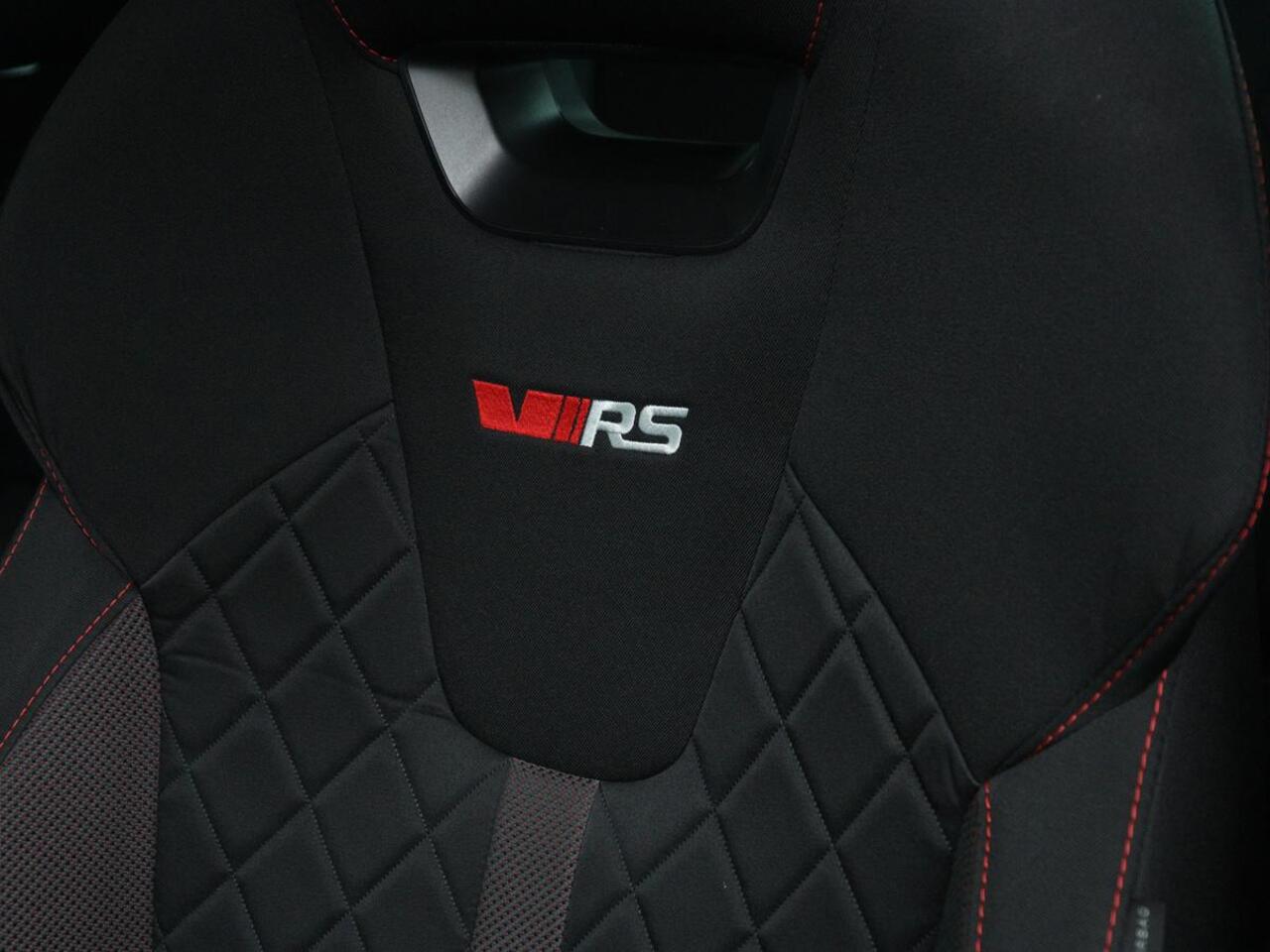 Skoda OCTAVIA 1.4 TSI RS iV PHEV Business | Stoelverwarming | Adaptive cruise | Side Assist | Camera | Alcantara | Matrix LED | Carplay | Sfeerverlichting | Navigatie |