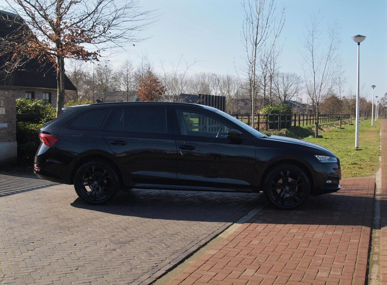 Skoda OCTAVIA Combi 1.0 e-TSI Business Edition | DSG - Automaat | Black Optic | Camera | 18 Inch Zwarte Velgen | NL-Auto |