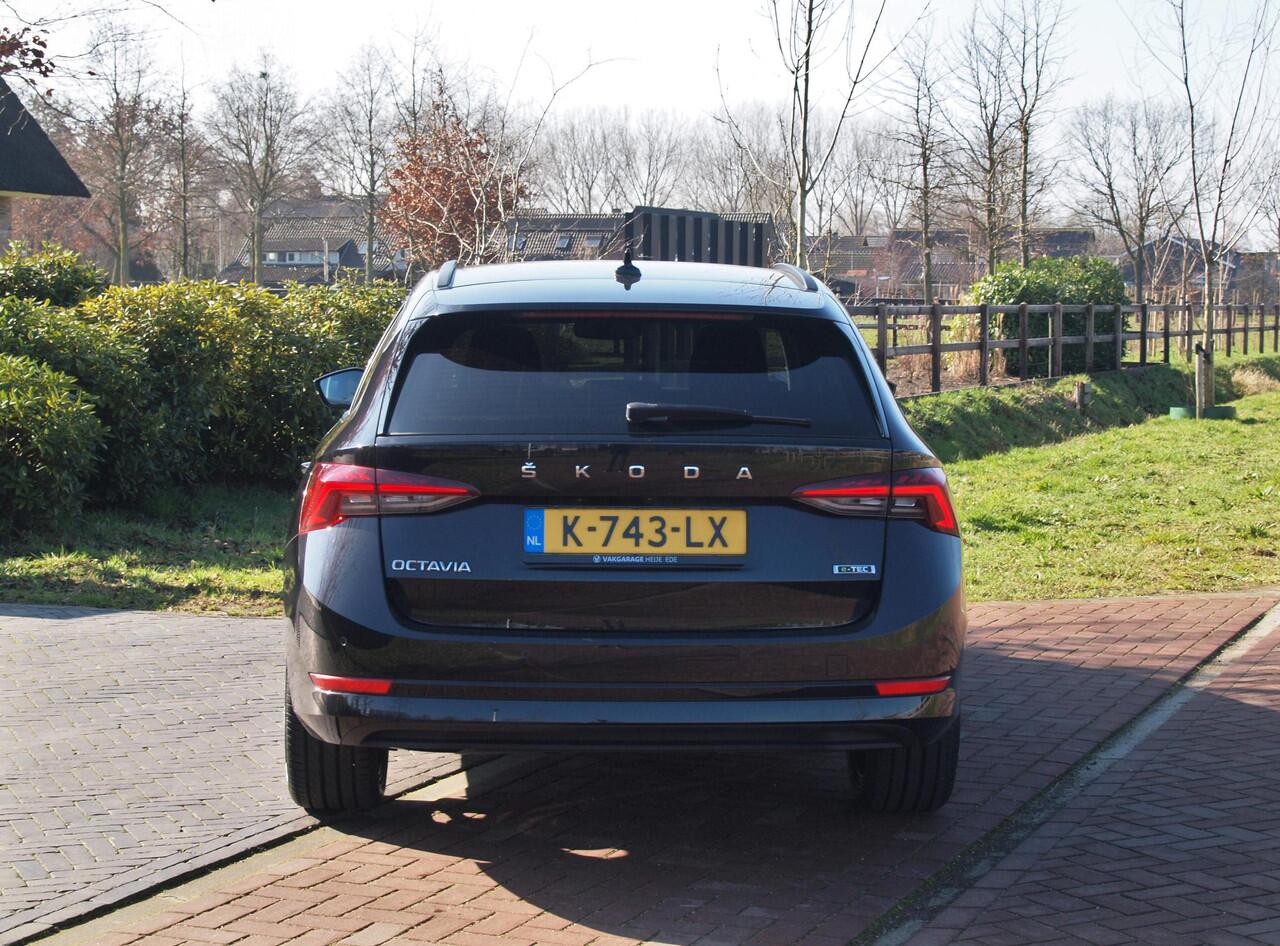 Skoda OCTAVIA Combi 1.0 e-TSI Business Edition | DSG - Automaat | Black Optic | Camera | 18 Inch Zwarte Velgen | NL-Auto |