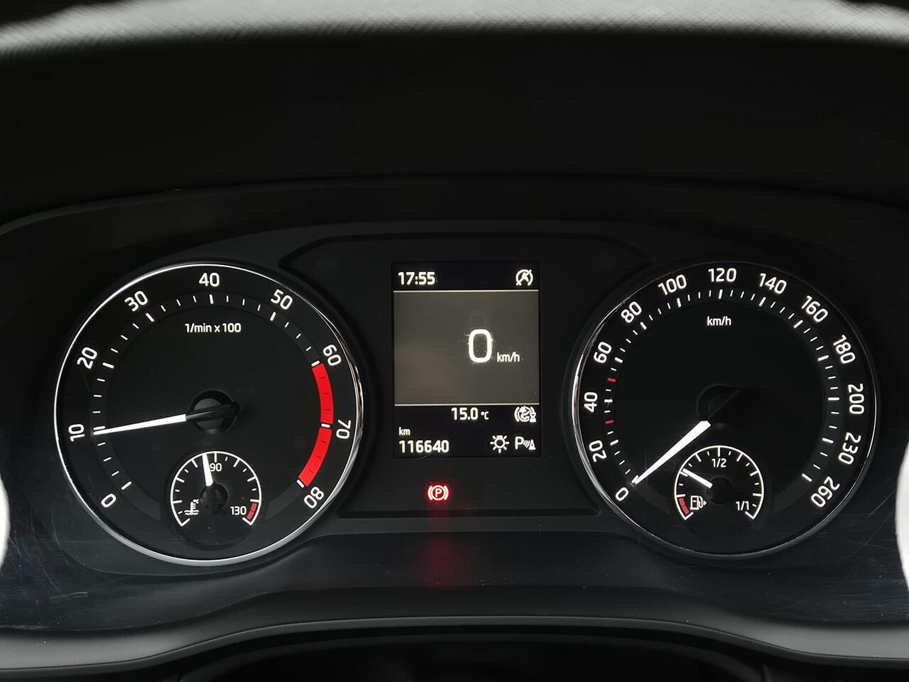Skoda OCTAVIA Combi 1.5 TSI Comfort line | AppleCarplay / AndroidAuto | Keyless |