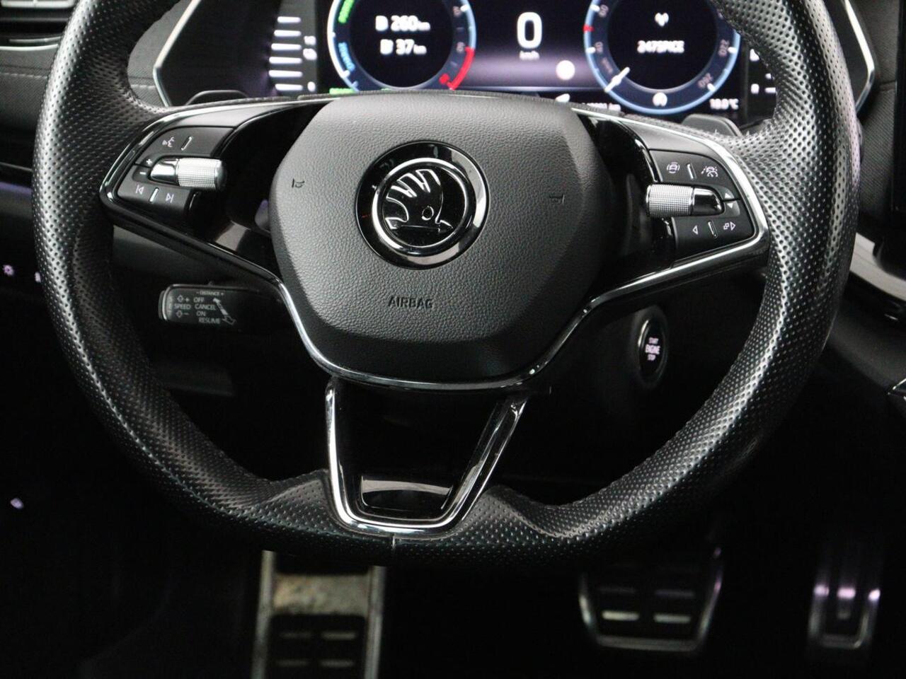 Skoda OCTAVIA 1.4 TSI iV PHEV Sportline | SOH 92% | Head-Up | Adaptive Cruise | Carplay | Stoelverwarming | Side Assist | Memory | Navigatie | Full LED | Sfeerverlichting | Canton Sound | PHEV | Plug In