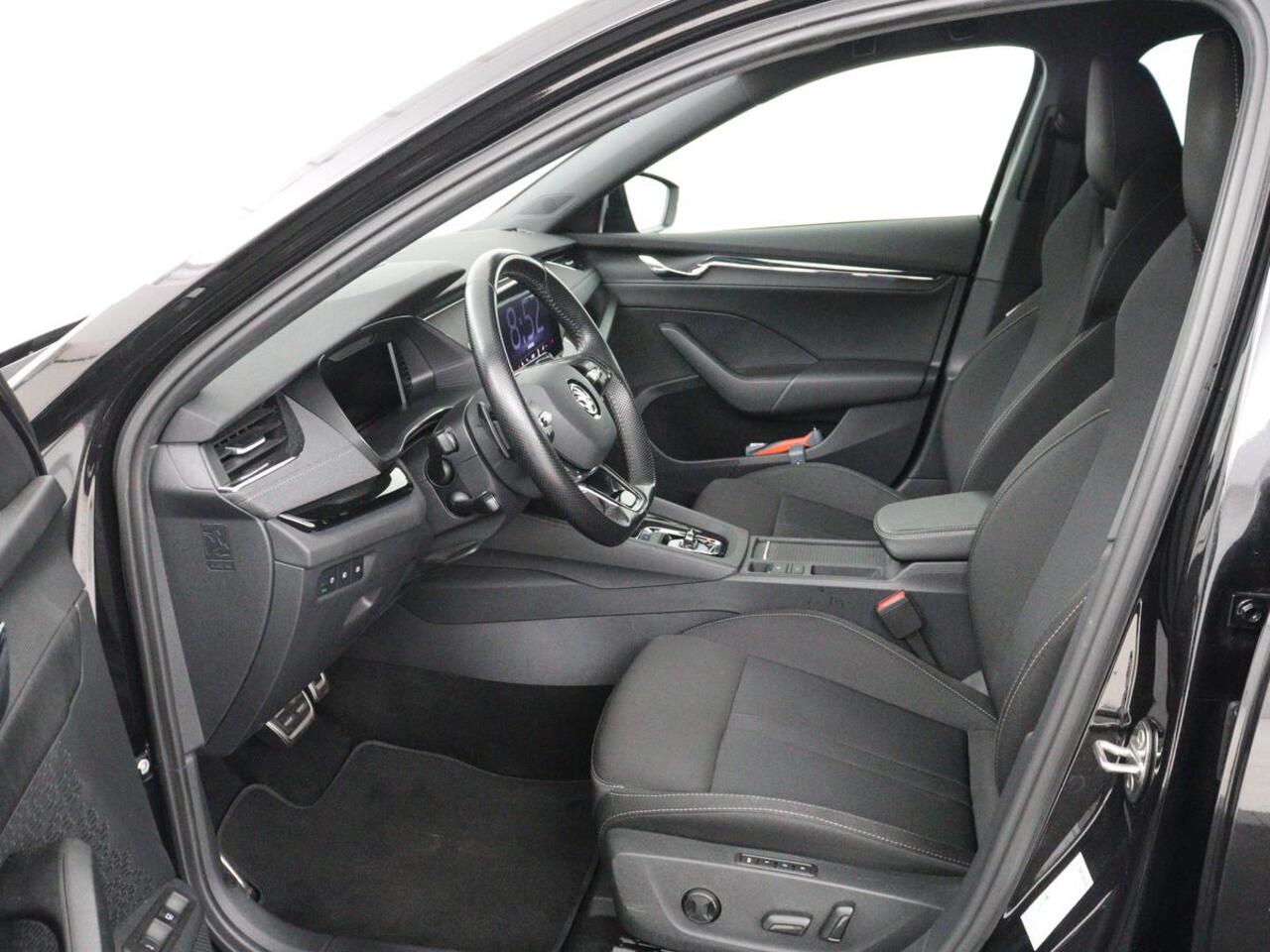 Skoda OCTAVIA 1.4 TSI iV PHEV Sportline | SOH 92% | Head-Up | Adaptive Cruise | Carplay | Stoelverwarming | Side Assist | Memory | Navigatie | Full LED | Sfeerverlichting | Canton Sound | PHEV | Plug In