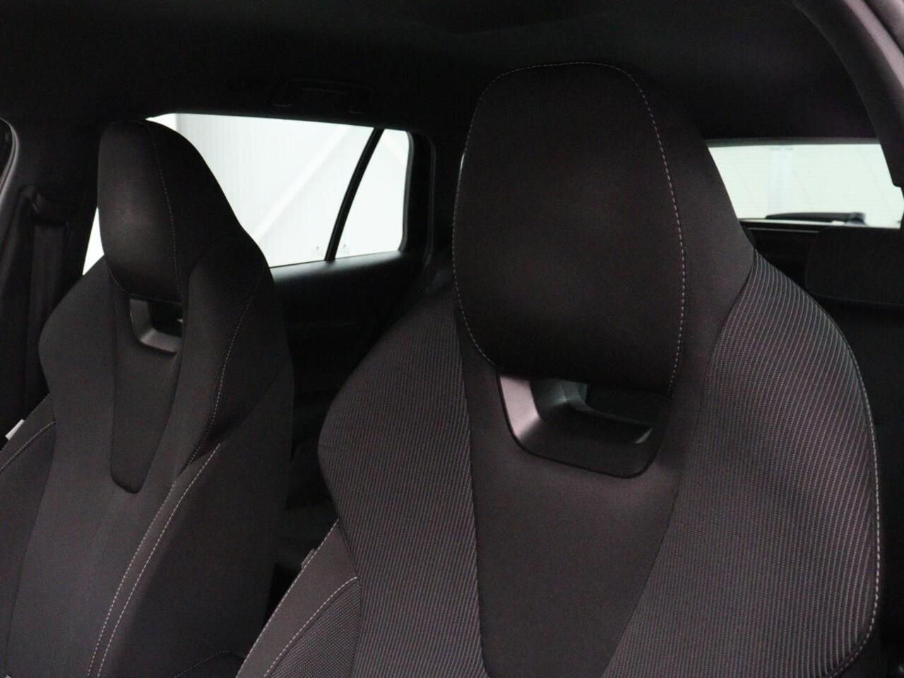 Skoda OCTAVIA 1.4 TSI iV PHEV Sportline | SOH 92% | Head-Up | Adaptive Cruise | Carplay | Stoelverwarming | Side Assist | Memory | Navigatie | Full LED | Sfeerverlichting | Canton Sound | PHEV | Plug In