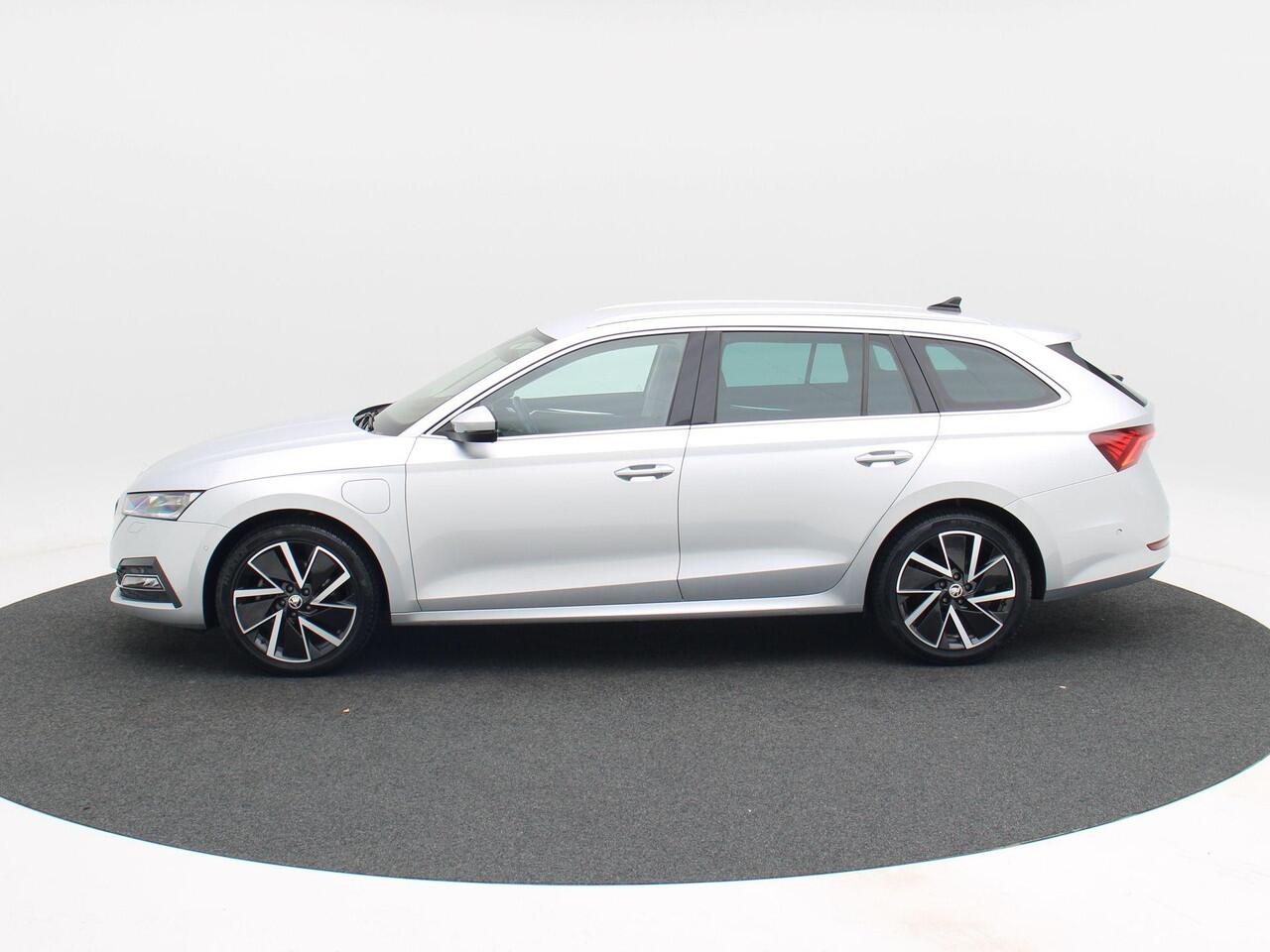 Skoda OCTAVIA Combi 1.4 TSI 204 Pk iV PHEV Business Edition Plus | Adaptive Cruise | Voorstoelen/Achterbank Verwarming | Stuur Verwarming | Full LED | Camera | 99.004 Km !!