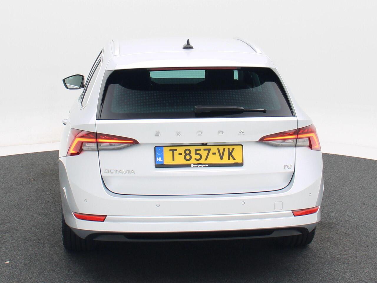 Skoda OCTAVIA Combi 1.4 TSI 204 Pk iV PHEV Business Edition Plus | Adaptive Cruise | Voorstoelen/Achterbank Verwarming | Stuur Verwarming | Full LED | Camera | 99.004 Km !!