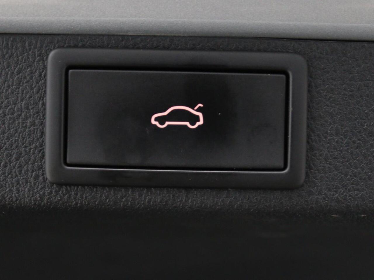 Skoda OCTAVIA 1.0 TSI Business Edition | Trekhaak | Carplay | Navigatie | Full LED | Parkeerhulp | Climate control | Digital Cockpit | Bluetooth