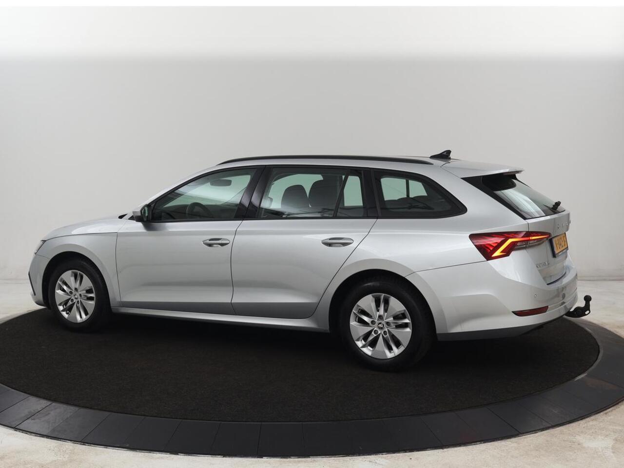 Skoda OCTAVIA 1.0 TSI Business Edition | Trekhaak | Carplay | Navigatie | Full LED | Parkeerhulp | Climate control | Digital Cockpit | Bluetooth