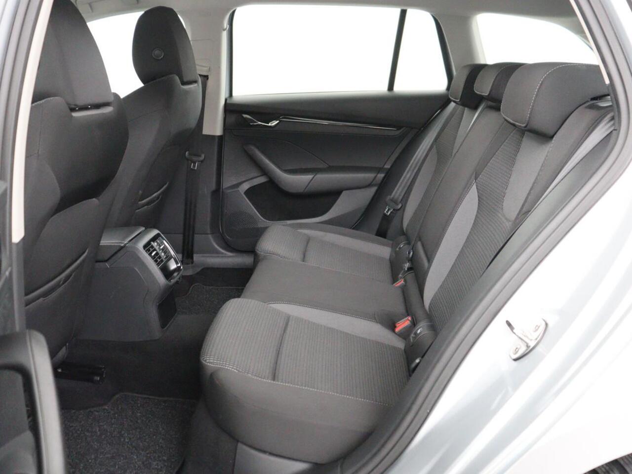 Skoda OCTAVIA 1.0 TSI Business Edition | Trekhaak | Carplay | Navigatie | Full LED | Parkeerhulp | Climate control | Digital Cockpit | Bluetooth