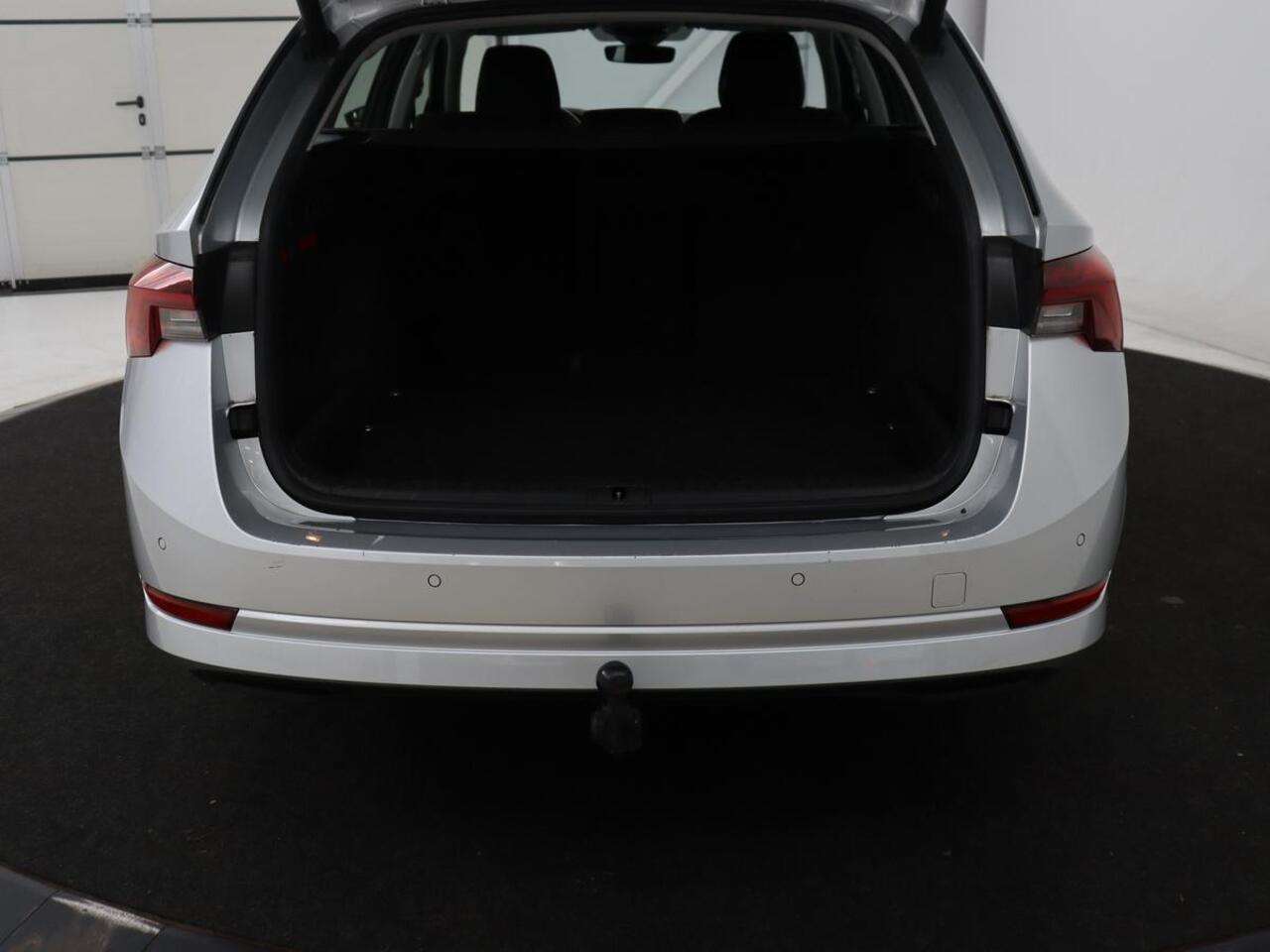 Skoda OCTAVIA 1.0 TSI Business Edition | Trekhaak | Carplay | Navigatie | Full LED | Parkeerhulp | Climate control | Digital Cockpit | Bluetooth