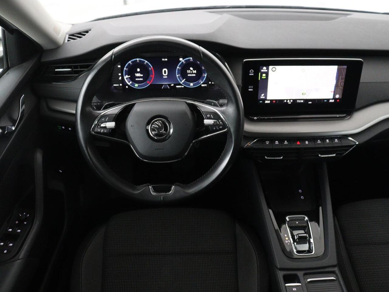 Skoda OCTAVIA 1.0 e-TSI Business Edition | Trekhaak | Carplay | Navigatie | Full LED | Parkeerhulp | Cruise control | Digital Cockpit | Climate control | Getint glas