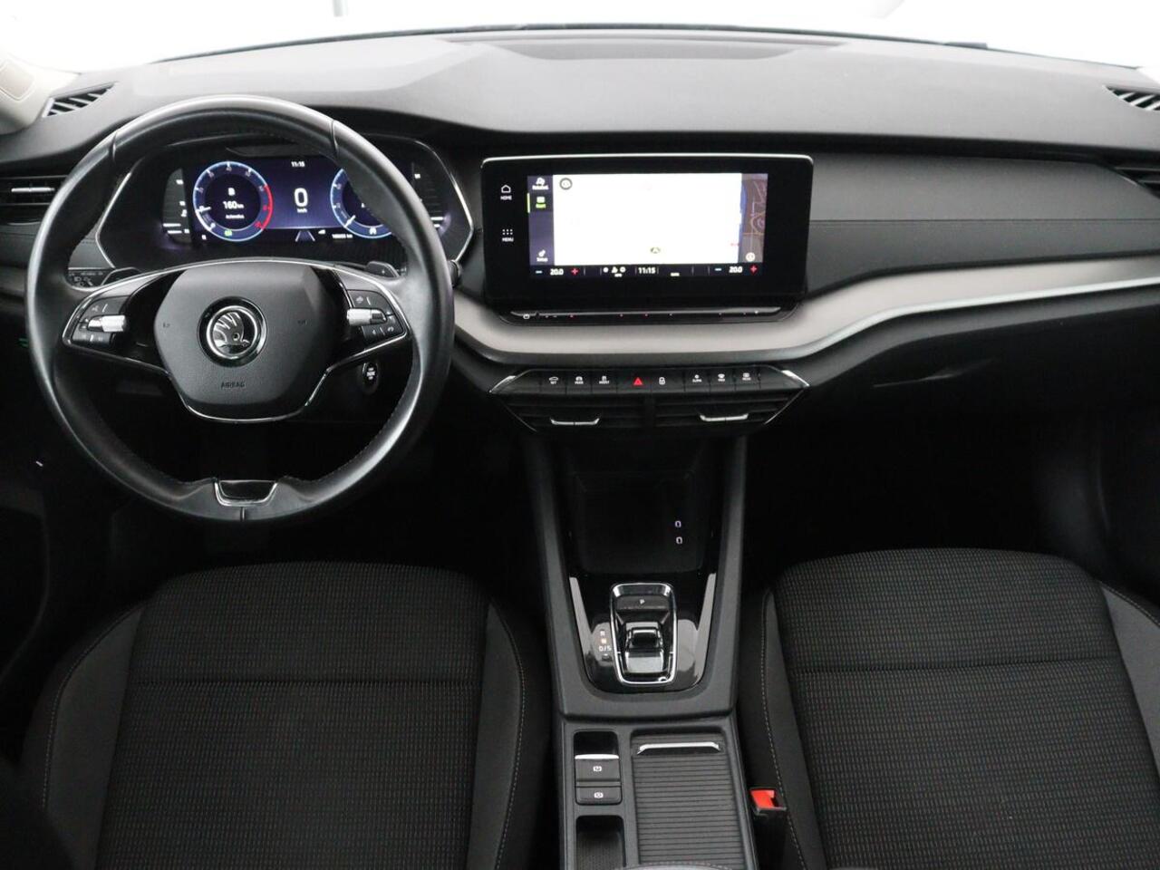 Skoda OCTAVIA 1.0 e-TSI Business Edition | Trekhaak | Carplay | Navigatie | Full LED | Parkeerhulp | Cruise control | Digital Cockpit | Climate control | Getint glas
