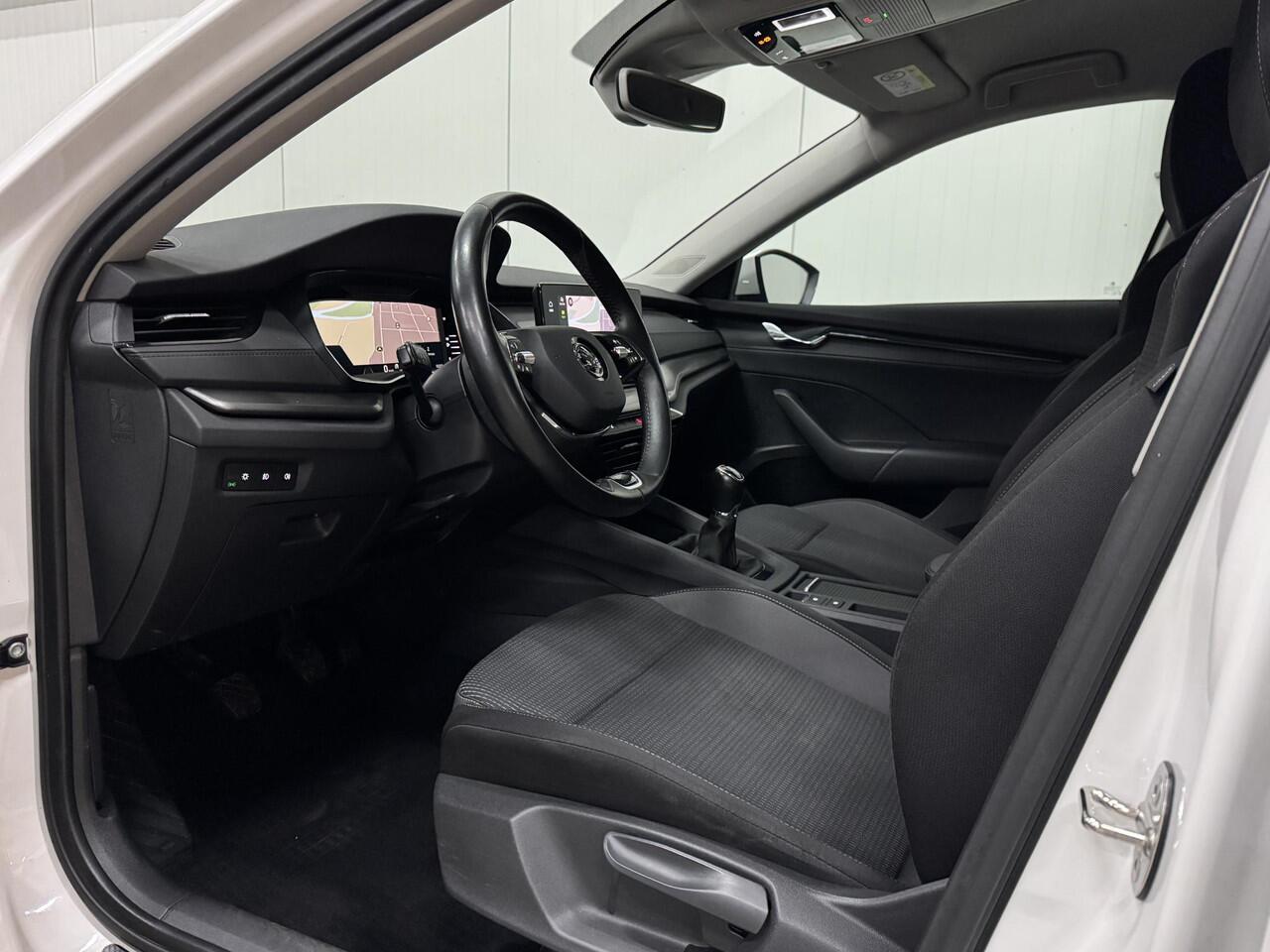 Skoda OCTAVIA 1.0 TSI Ambition LED NAVI CLIMA CARPLAY TREKHAAK
