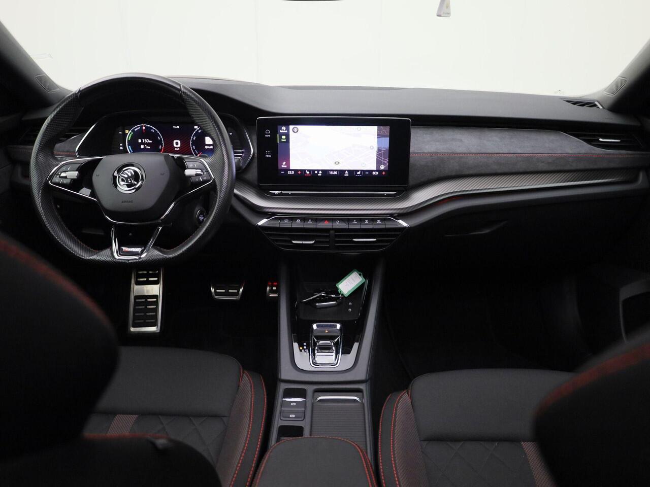 Skoda OCTAVIA Combi 1.4TSI 180kW/245PK RS iV PHEV DSG · Panoramadak · Keyless · Apple/Android Car Play