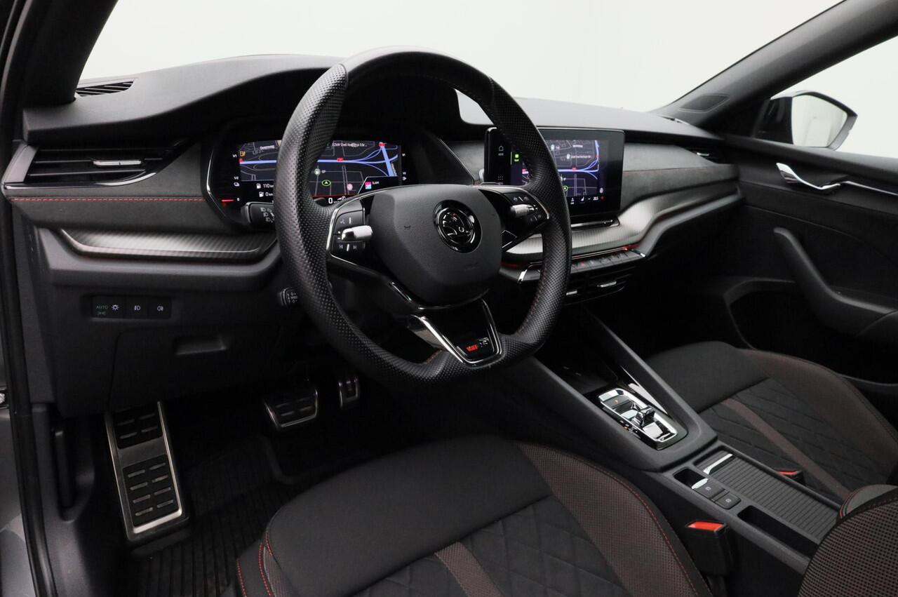 Skoda OCTAVIA Combi 1.4 TSI 245 pk DSG RS iV PHEV Business | Matrix LED | Adaptief onderstel | Achteruitrijcamera | Stoelverwarming