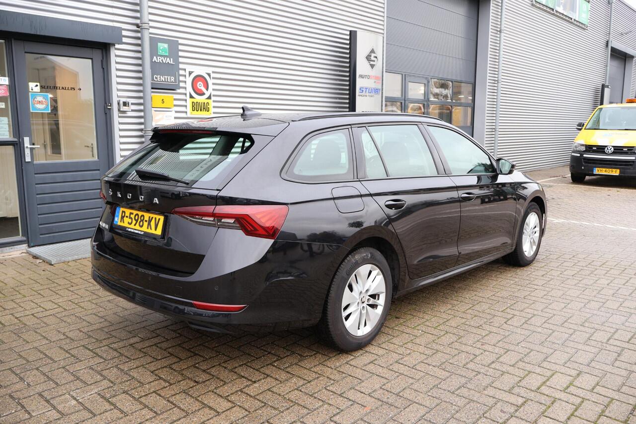 Skoda OCTAVIA Combi 1.0 Business Edition 1e Eigenaar | NL-Auto | Volledig Onderh. | BTW | Stoelverwarming | Camera | Navi | Elek Klep | Cruise | Full-Led | Keyless | DAB | PDC |