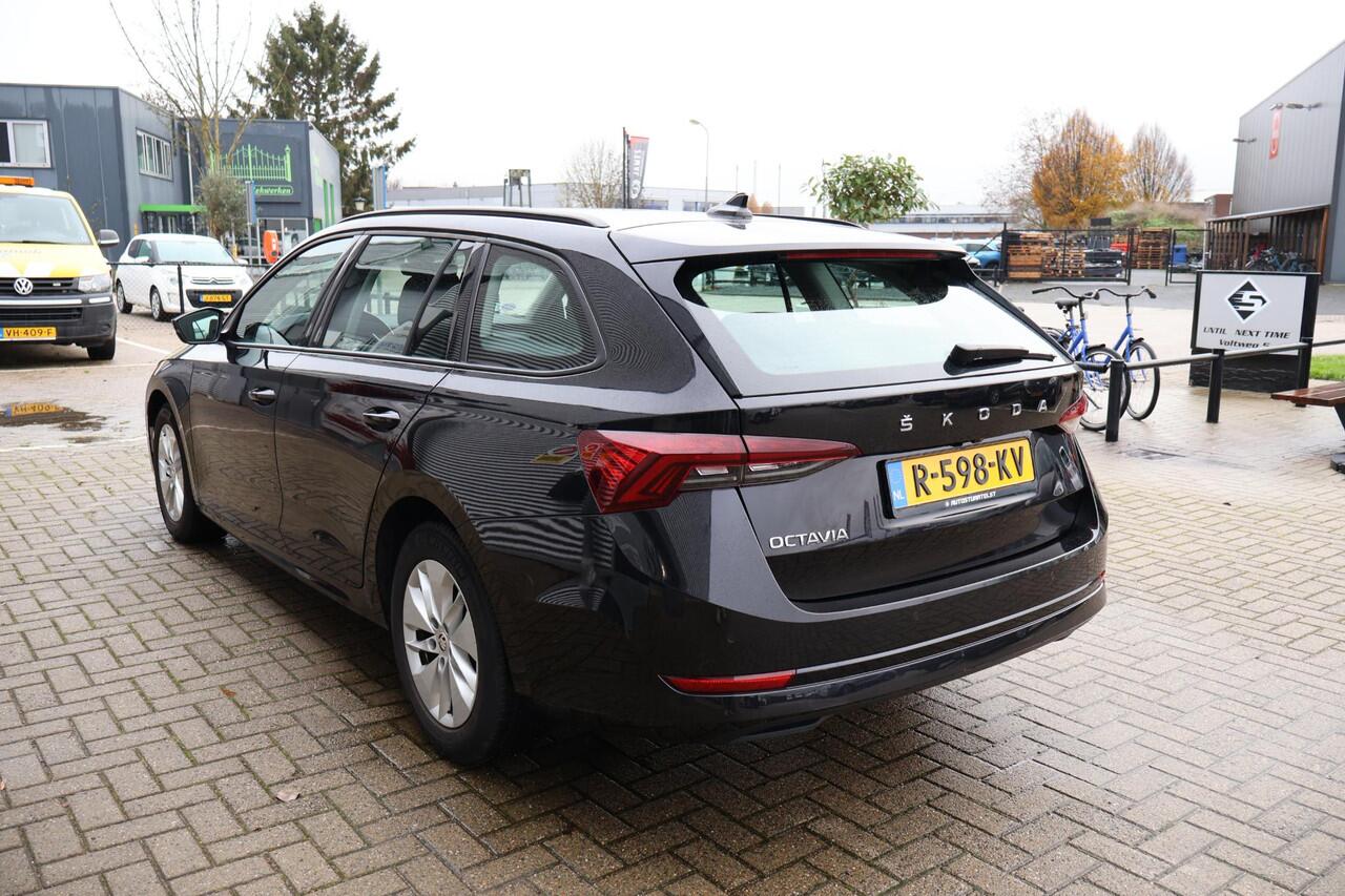 Skoda OCTAVIA Combi 1.0 Business Edition 1e Eigenaar | NL-Auto | Volledig Onderh. | BTW | Stoelverwarming | Camera | Navi | Elek Klep | Cruise | Full-Led | Keyless | DAB | PDC |