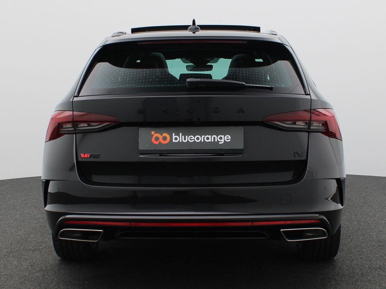 Skoda OCTAVIA Combi 1.4 TSI RS iV PHEV Business 245PK DSG Pano-Schuifdak, 98% SOH, Memorystoel, Head-Up Display, Side Assist, 19" LM Velgen, Navi