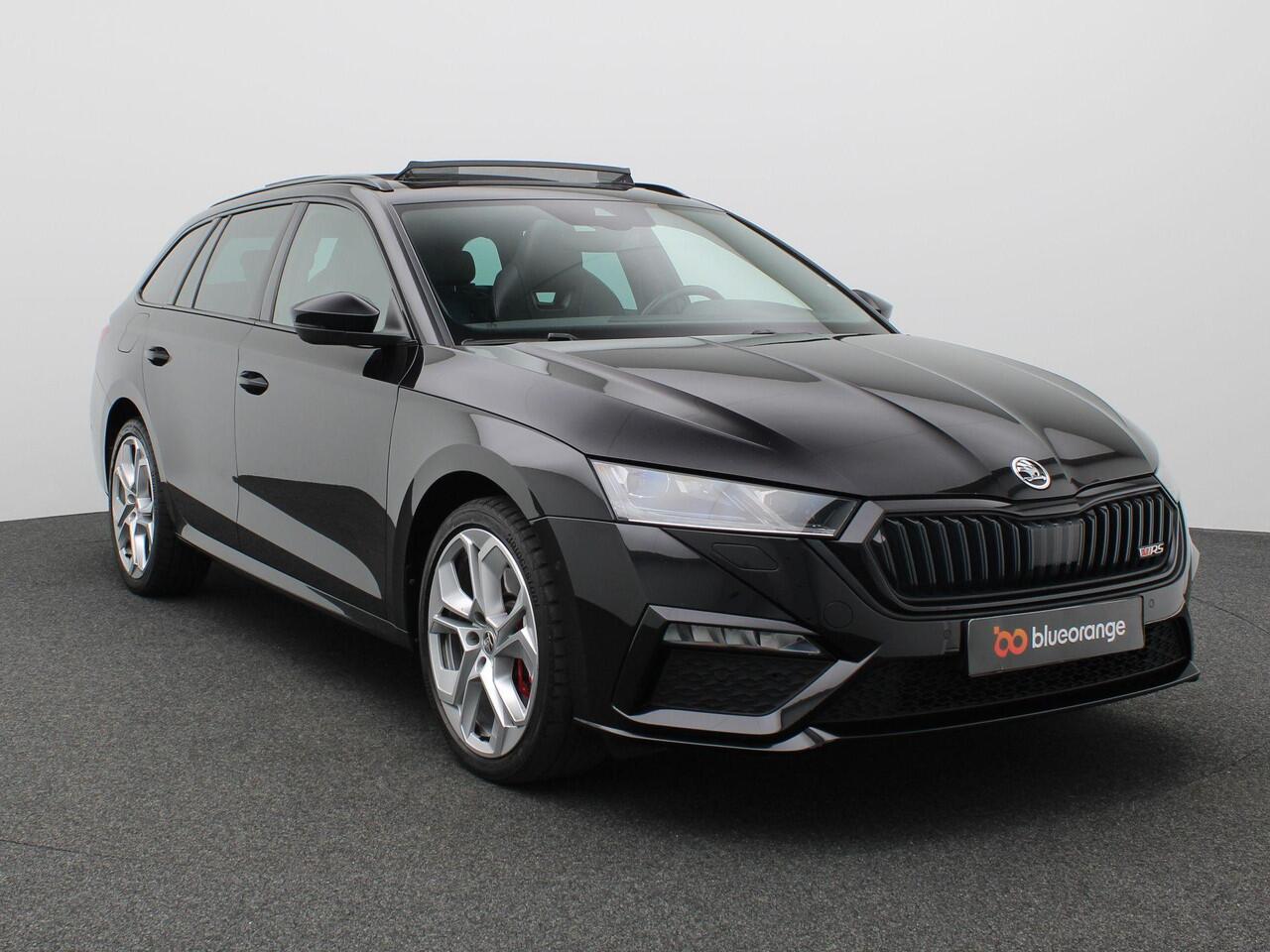 Skoda OCTAVIA Combi 1.4 TSI RS iV PHEV Business 245PK DSG Pano-Schuifdak, 98% SOH, Memorystoel, Head-Up Display, Side Assist, 19" LM Velgen, Navi