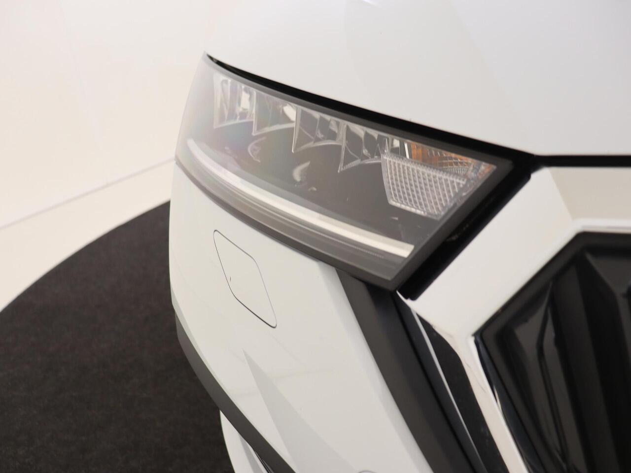 Skoda OCTAVIA 1.4 TSI iV PHEV Business Edition | Achteruitrijcamera | Stoel- en stuurwielverwarming | CarPlay | Verwarmde voorruit | Digital cockpit | Achterbank verwarmd | Cruise control |