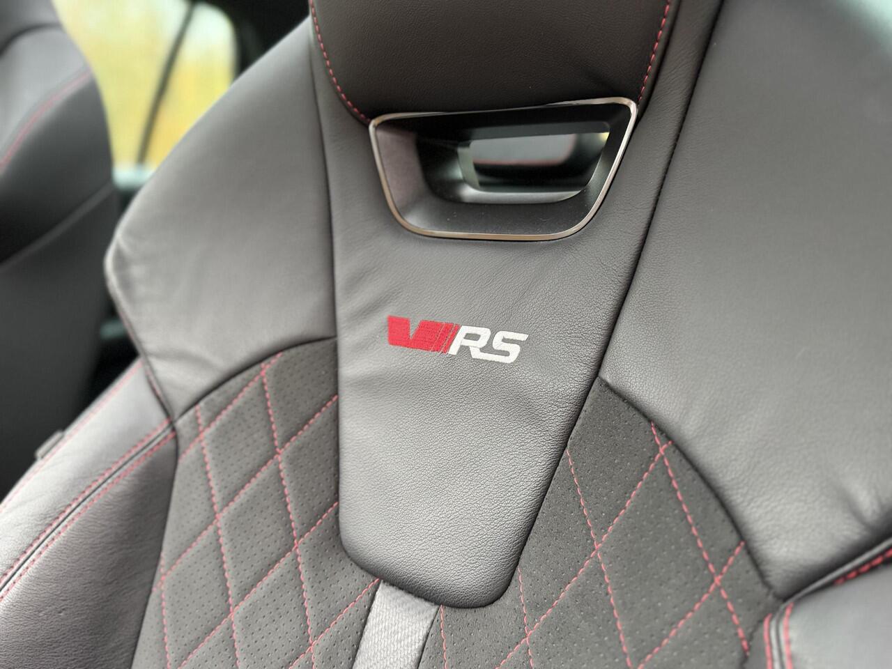 Skoda OCTAVIA Combi 2.0 TSI iV RS | Pano | Performance | Memory | Camera |