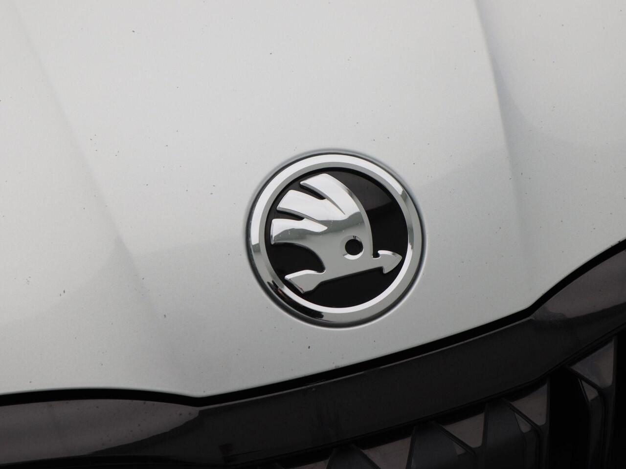 Skoda OCTAVIA Combi 1.4 TSi 245 Pk Automaat RS iV PHEV Business | Adaptive Cruise | CarPlay | Navigatie | Panoramadak | Stoelverwarming | Achteruitrijcamera | 108.347 Km!!