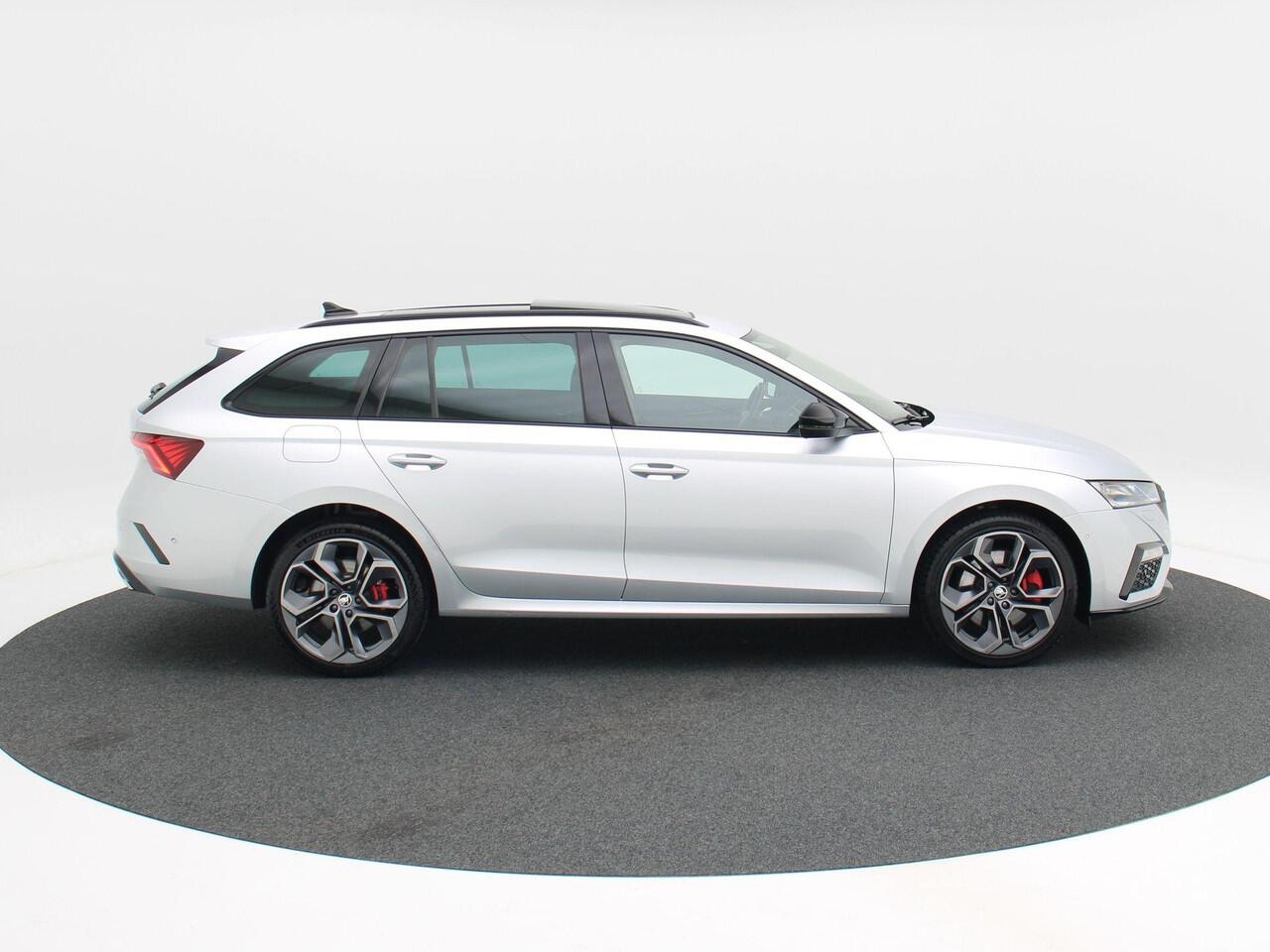 Skoda OCTAVIA Combi 1.4 TSi 245 Pk Automaat RS iV PHEV Business | Adaptive Cruise | CarPlay | Navigatie | Panoramadak | Stoelverwarming | Achteruitrijcamera | 108.347 Km!!