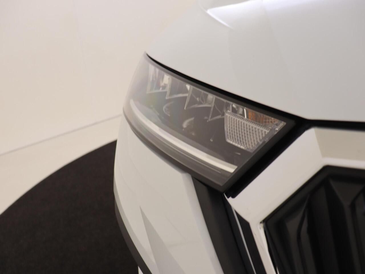 Skoda OCTAVIA Combi 1.4 TSI iV PHEV Business Edition | Panoramadak | Parkeersensoren | Adaptieve cruise control | CarPlay | Airco | Navigatie | Digital cockpit |