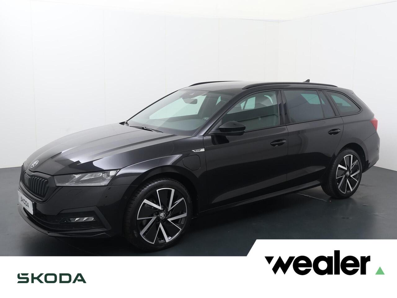Skoda OCTAVIA Combi 1.4 TSI iV PHEV Sportline Business | 204 PK | SoH 91% | Matrix LED koplampen | Achterklep virtual pedal | Achteruitrijcamera | Apple Carplay/Android Auto |