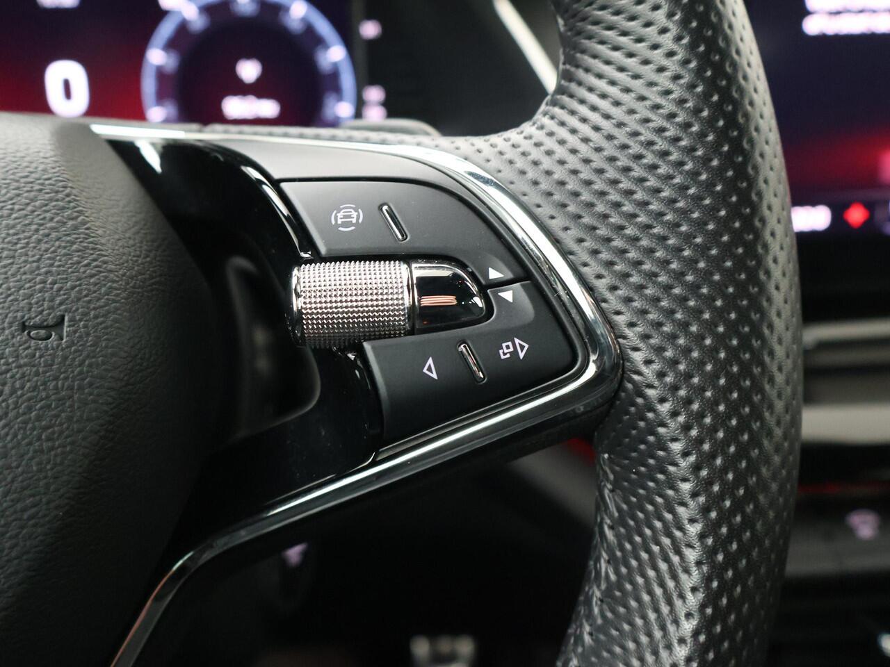 Skoda OCTAVIA Combi 1.4 TSI iV PHEV Sportline Business | 204 PK | SoH 91% | Matrix LED koplampen | Achterklep virtual pedal | Achteruitrijcamera | Apple Carplay/Android Auto |