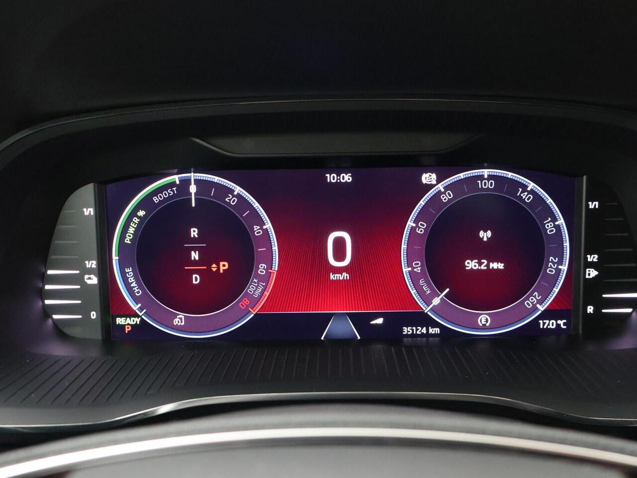 Skoda OCTAVIA Combi 1.4 TSI iV PHEV Sportline Business | 204 PK | SoH 91% | Matrix LED koplampen | Achterklep virtual pedal | Achteruitrijcamera | Apple Carplay/Android Auto |