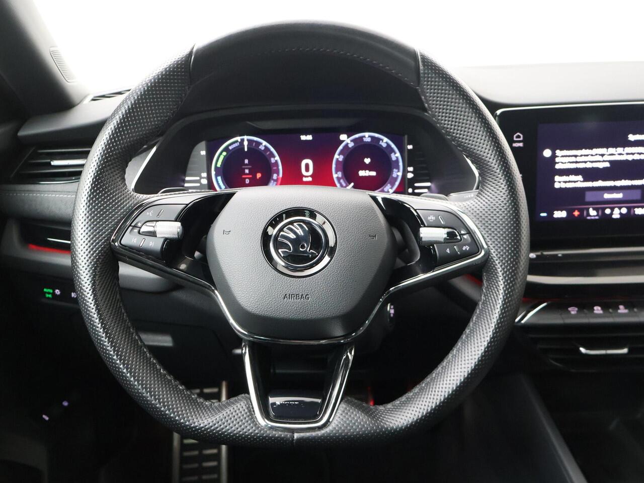 Skoda OCTAVIA Combi 1.4 TSI iV PHEV Sportline Business | 204 PK | SoH 91% | Matrix LED koplampen | Achterklep virtual pedal | Achteruitrijcamera | Apple Carplay/Android Auto |