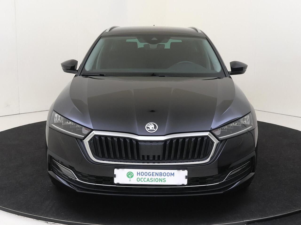 Skoda OCTAVIA Combi 1.4 TSI iV PHEV Business Edition | SoH 91% | Head-up display | Keyless | Achteruitrijcamera | Stoelverwarming | Navigatie | Adaptieve cruise control | Dodehoek detectie |