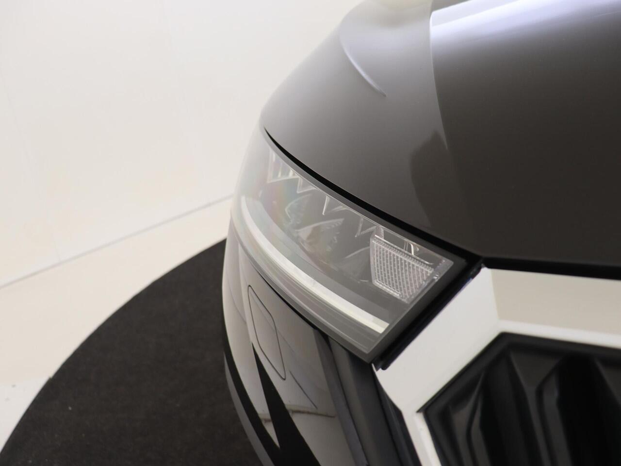 Skoda OCTAVIA Combi 1.4 TSI iV PHEV Business Edition | SoH 91% | Head-up display | Keyless | Achteruitrijcamera | Stoelverwarming | Navigatie | Adaptieve cruise control | Dodehoek detectie |